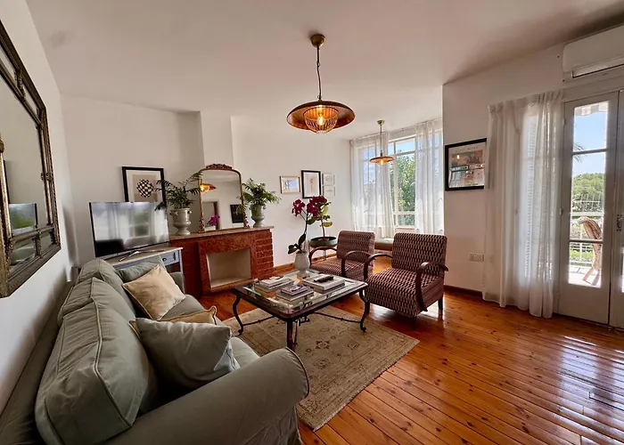 Liberty House - Central Two Bedroom Apartments