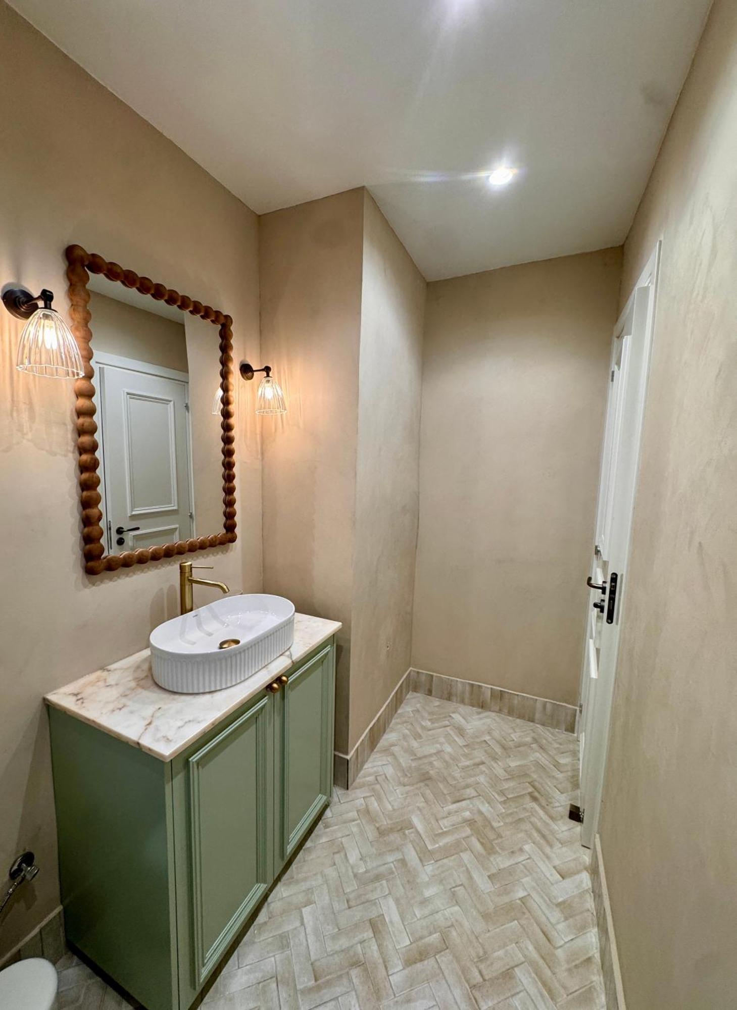 Liberty House - Two Bedroom Apartment *